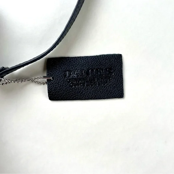 Elegant Black Crossbody Bag Danier Leather - Picture 3 of 6